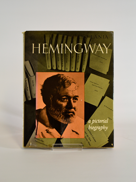 Hemingway: A Pictorial Biography by Leo Lania ( Thames & Hudson / 1961).